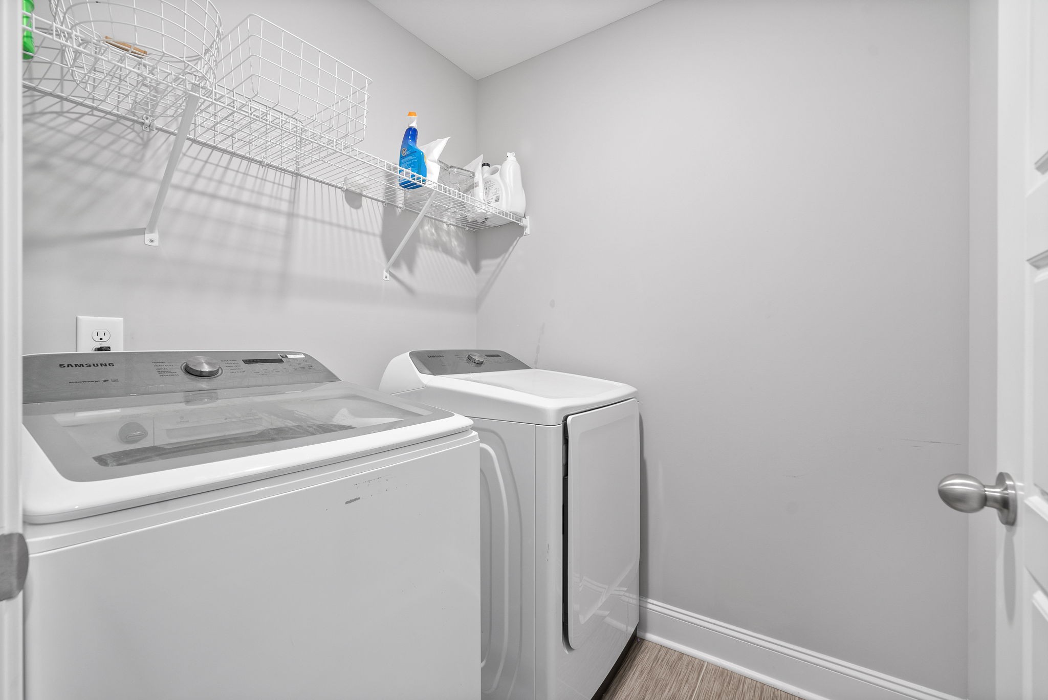 206 Clark Road Clarksville, TN 37042 - Photo 32 of 37 a utility room with dryer and washer