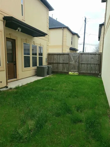 $3,600 | 508 Louise Street, Houston, TX 77009