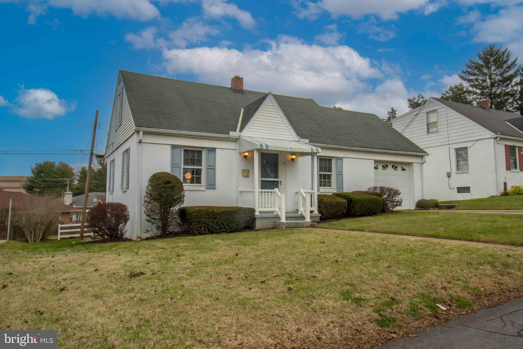 9 Ridgeway Drive York, PA 17404 - Photo 2 of 45 Gallery Image 2