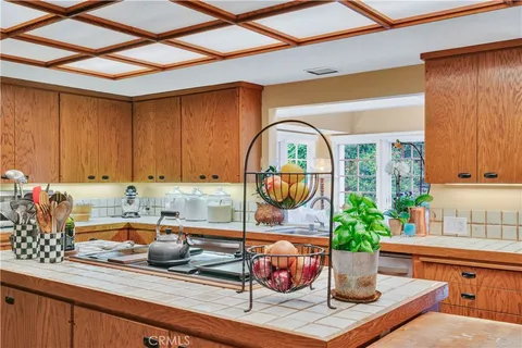 $3,675,000 | 9 Middleridge Lane North, Rolling Hills, CA 90274