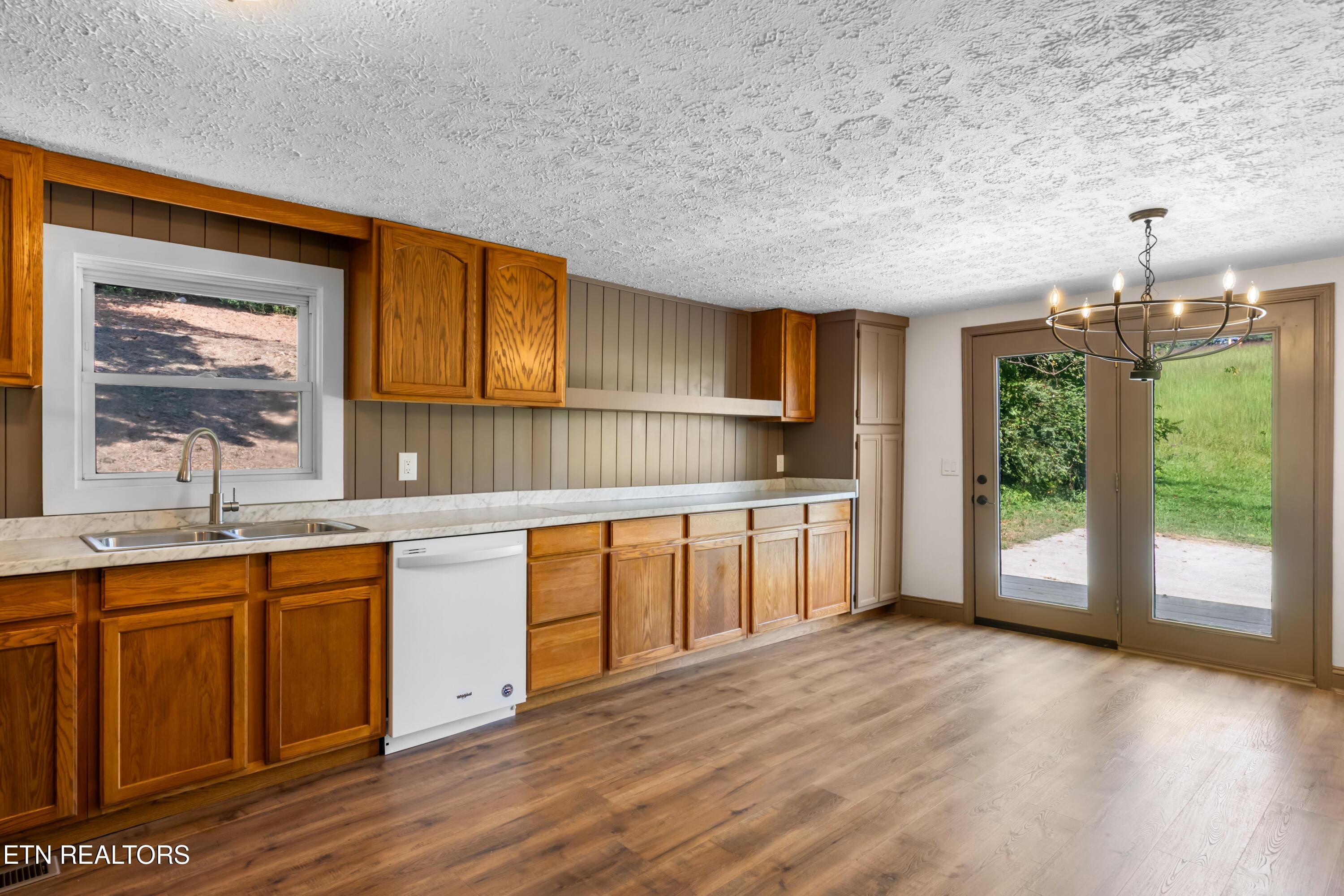 462 Island Ford Road Jacksboro, TN 37757 - Photo 16 of 31 030A0567
