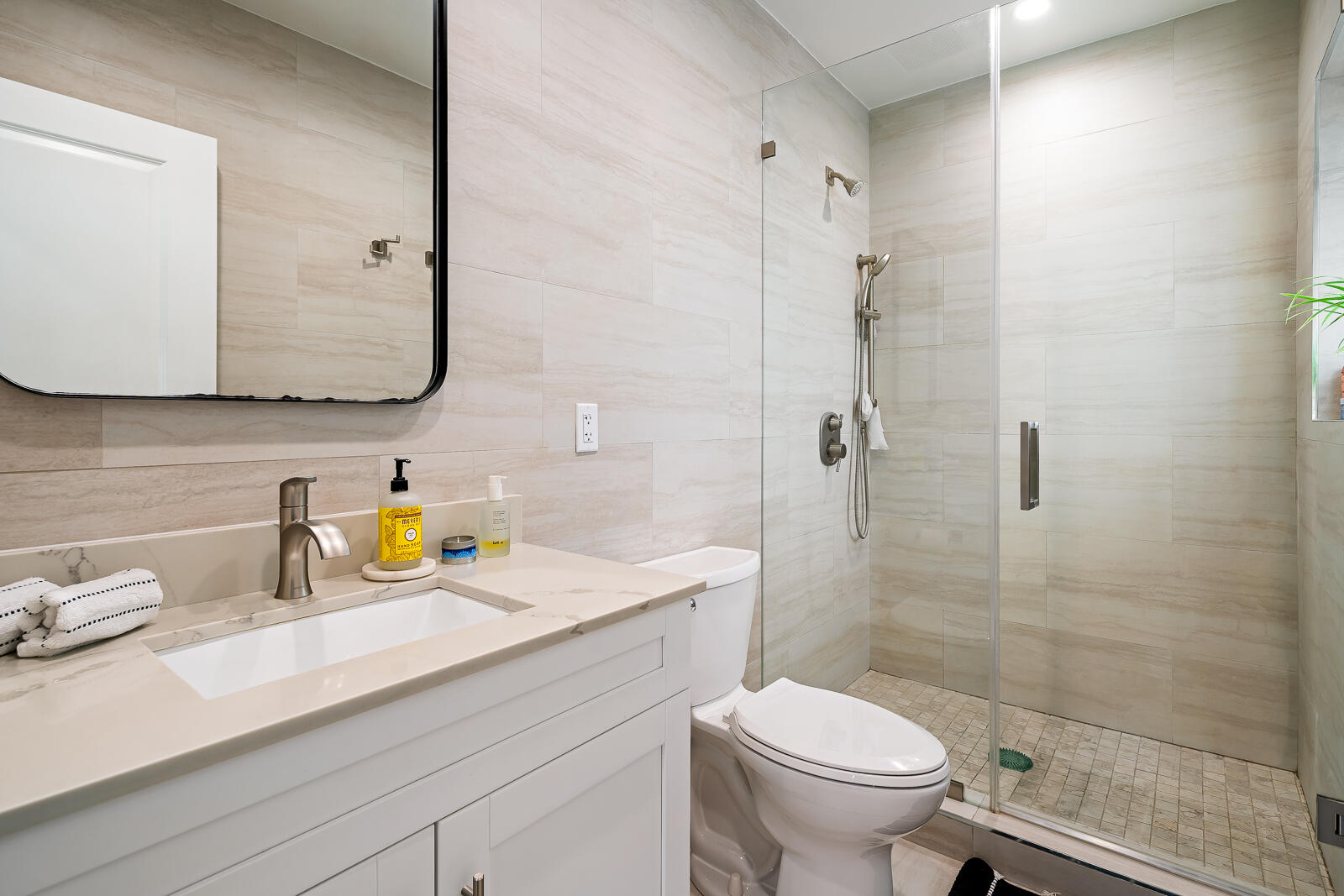 5745 Southwest 54th Terrace Miami, FL 33155 - Photo 21 of 25 Primary Bath