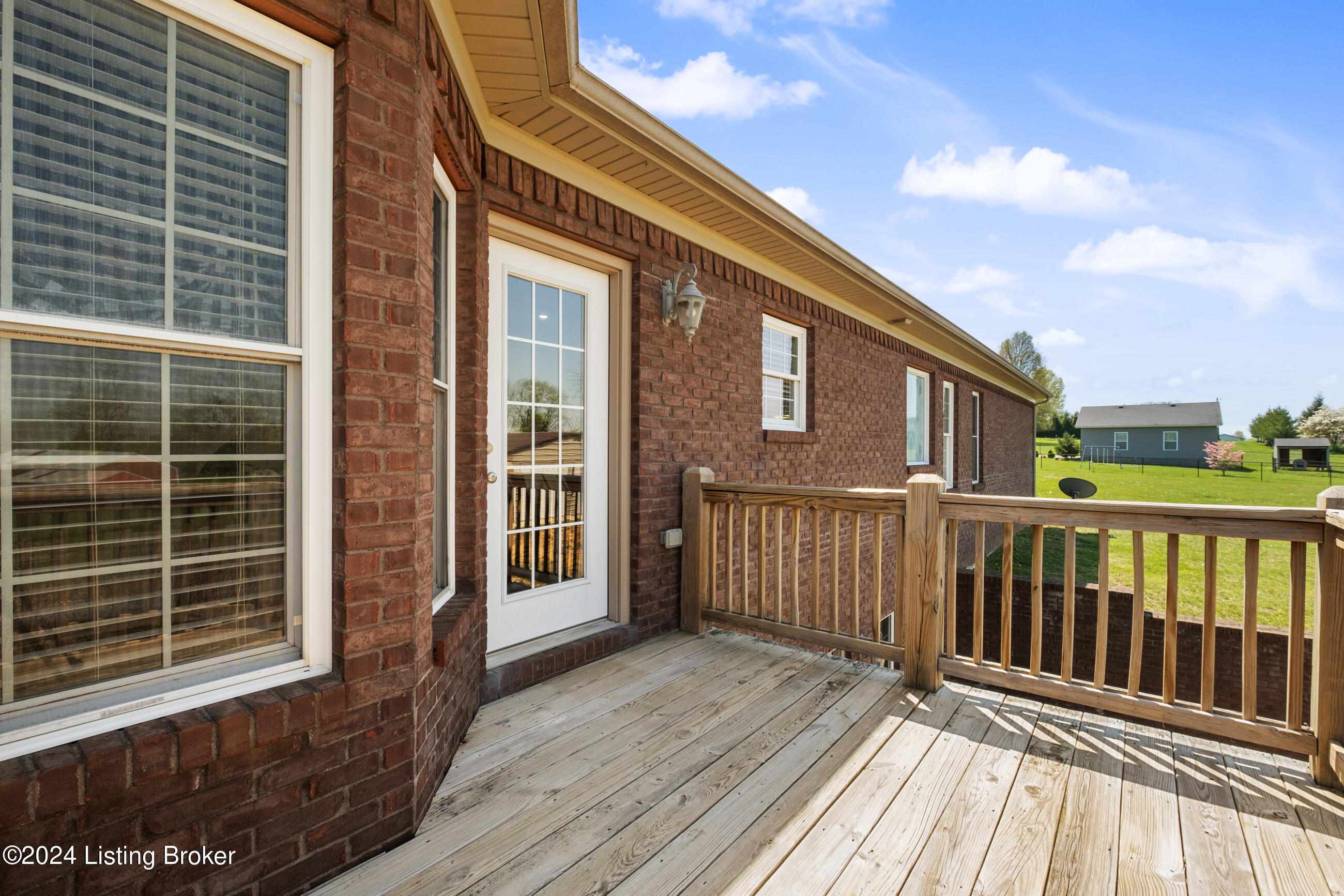 1405 Stringer Lane Mount Washington, KY 40047 - Photo 43 of 53 1405stinger_128