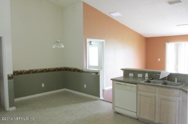 6905 Crystal River Road Jacksonville, FL 32219 - Photo 7 of 15 Kitchen