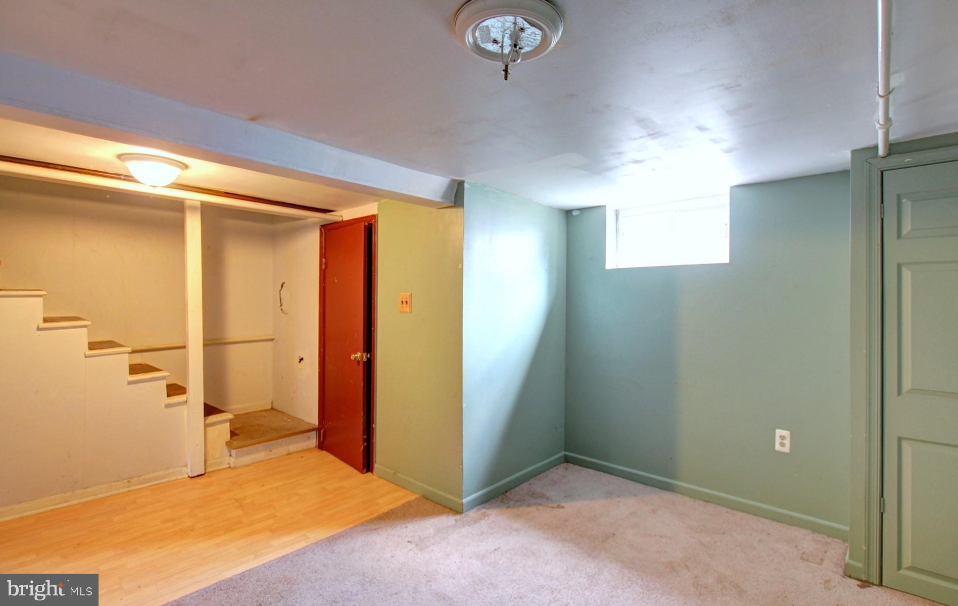 6826 Dunbar Road Baltimore, MD 21222 - Photo 17 of 20 Family room