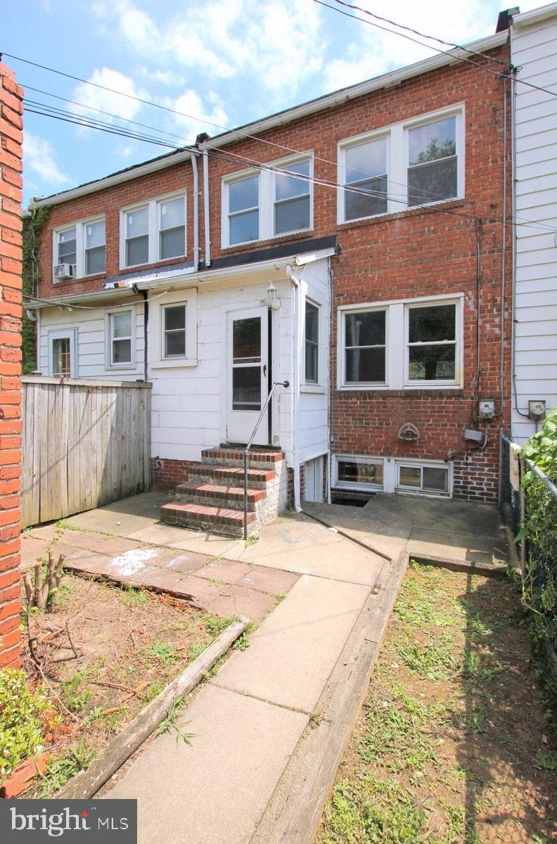 6826 Dunbar Road Baltimore, MD 21222 - Photo 18 of 20 Exterior rear