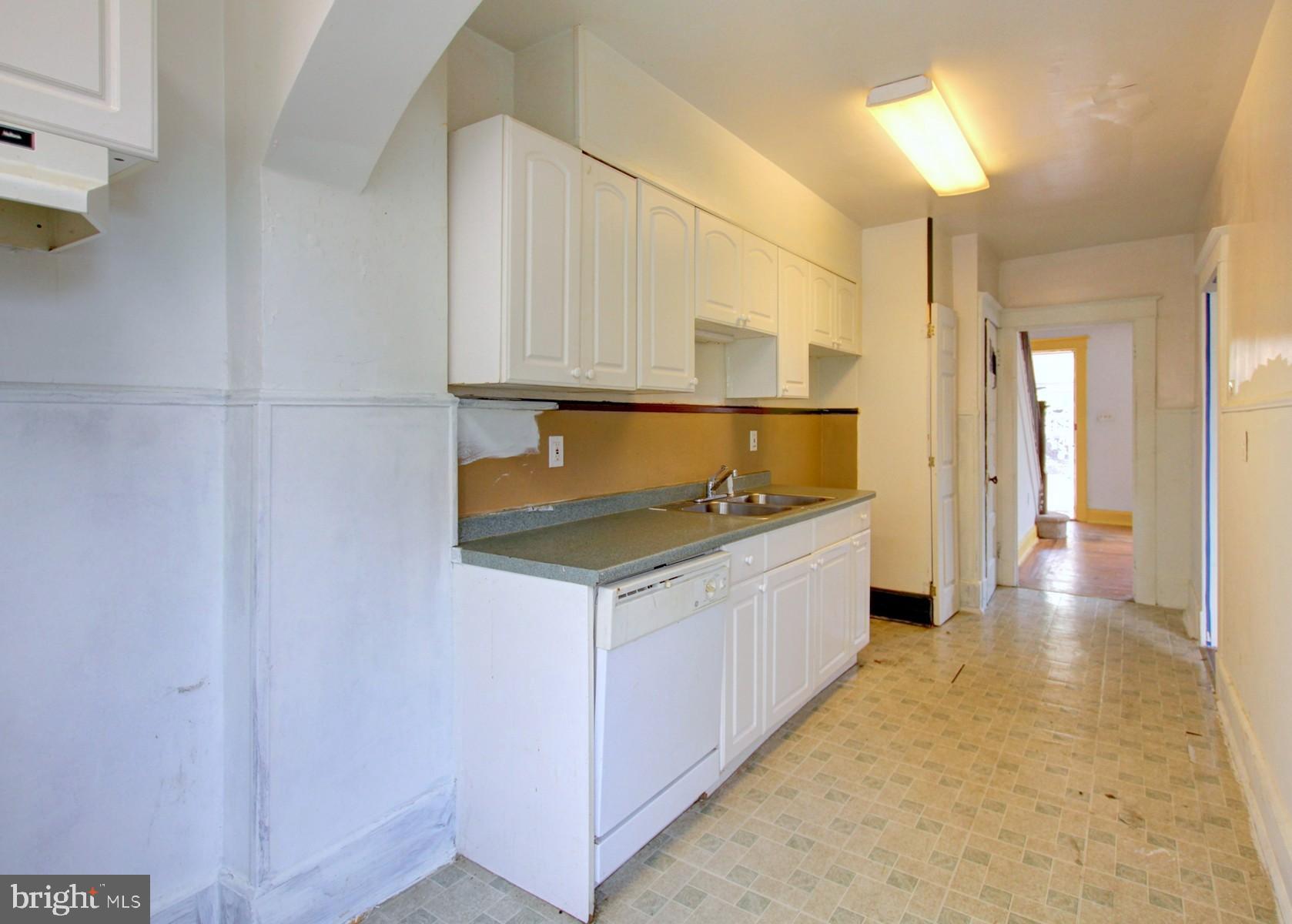 6826 Dunbar Road Baltimore, MD 21222 - Photo 7 of 20 Kitchen