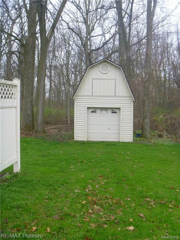 13182 Torrey Road Fenton, MI 48430 - Photo 13 of 14