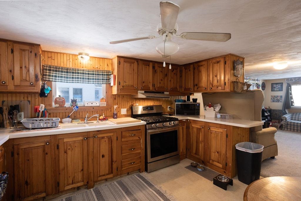 19 Periwinkle Drive Rochester, NH 03868 - Photo 5 of 23