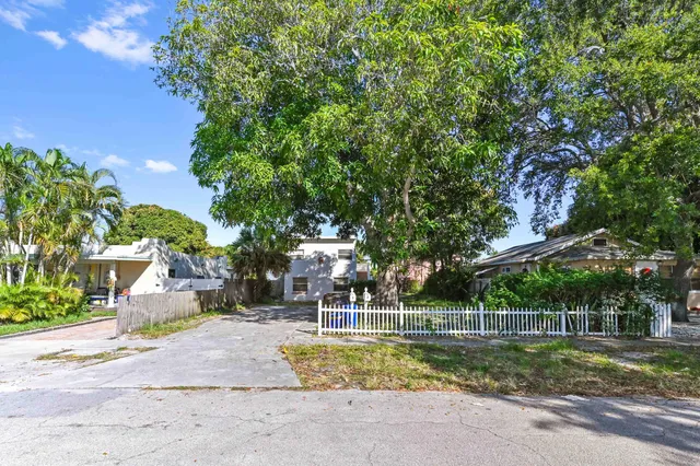 $1,700 | 515 Putnam Road, West Palm Beach, FL 33405