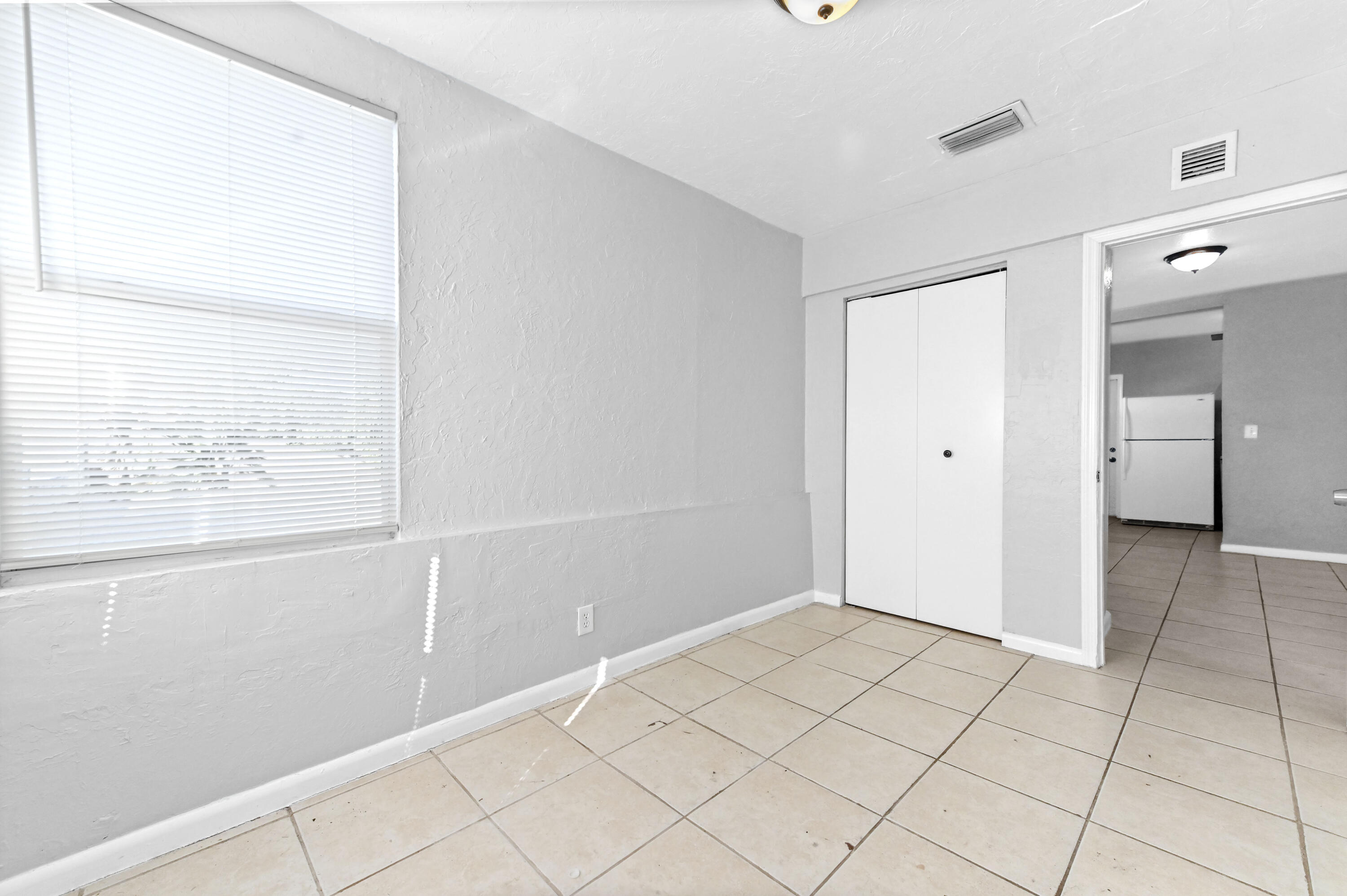 515 Putnam Road West Palm Beach, FL 33405 - Photo 19 of 23 a view of an empty room