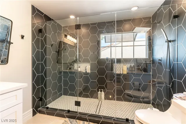 $5,000 | 2845 Queens Courtyard Drive, Las Vegas, NV 89109