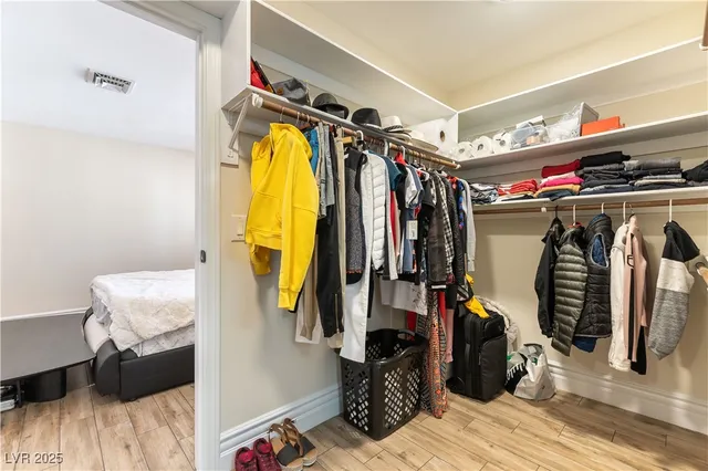 $5,000 | 2845 Queens Courtyard Drive, Las Vegas, NV 89109