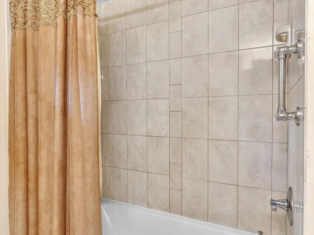 $220,000 | 30 Colonial Club Drive, Unit 101, Boynton Beach, FL 33435