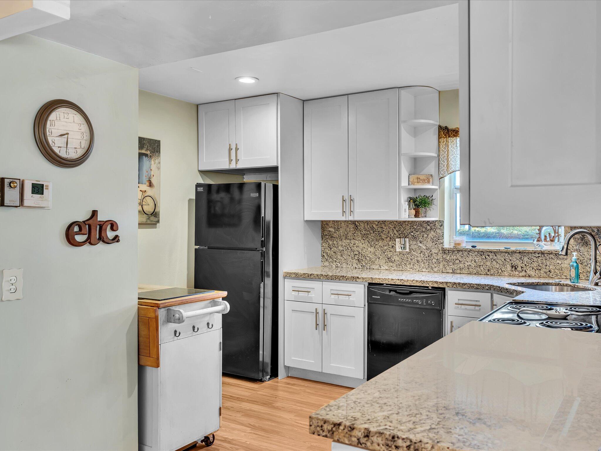 30 Colonial Club Drive, Unit 101 Boynton Beach, FL 33435 - Photo 5 of 58 KITCHEN