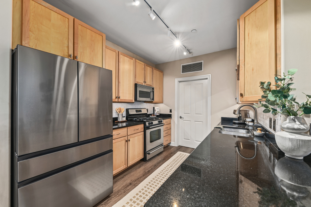 1905 North Water Street, Unit 207 Milwaukee, WI 53202 - Photo 11 of 38 Photo 11