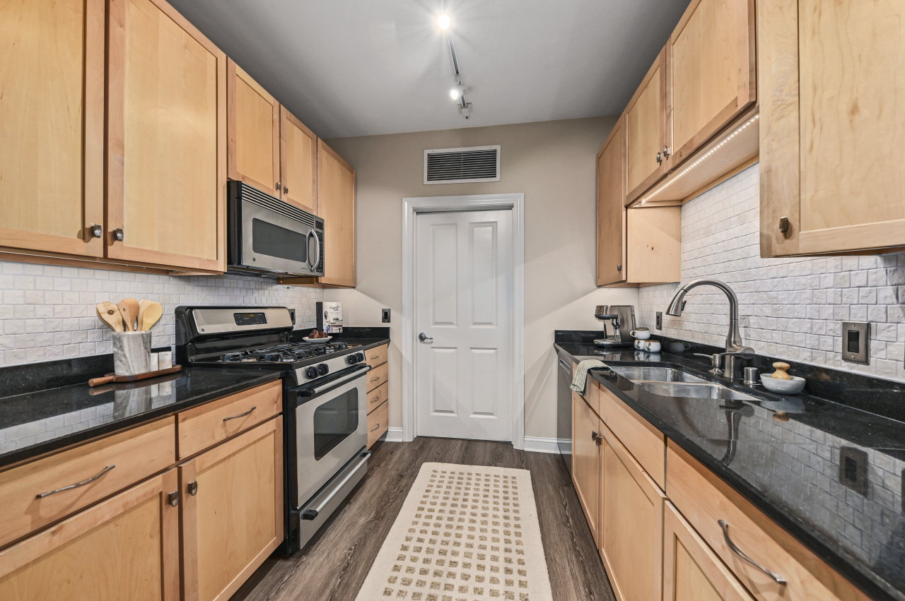 1905 North Water Street, Unit 207 Milwaukee, WI 53202 - Photo 12 of 38 Photo 12