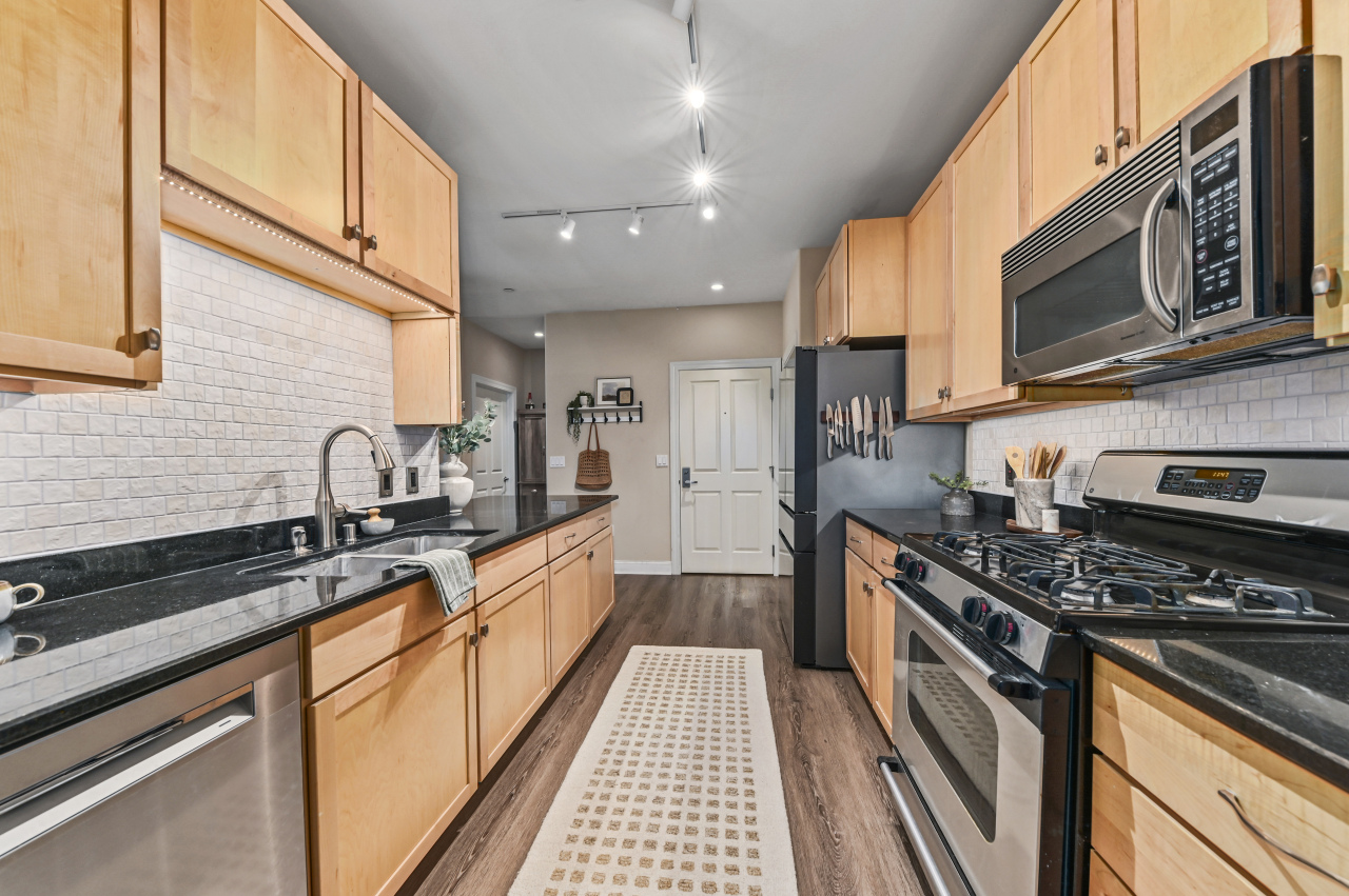 1905 North Water Street, Unit 207 Milwaukee, WI 53202 - Photo 13 of 38 Photo 13