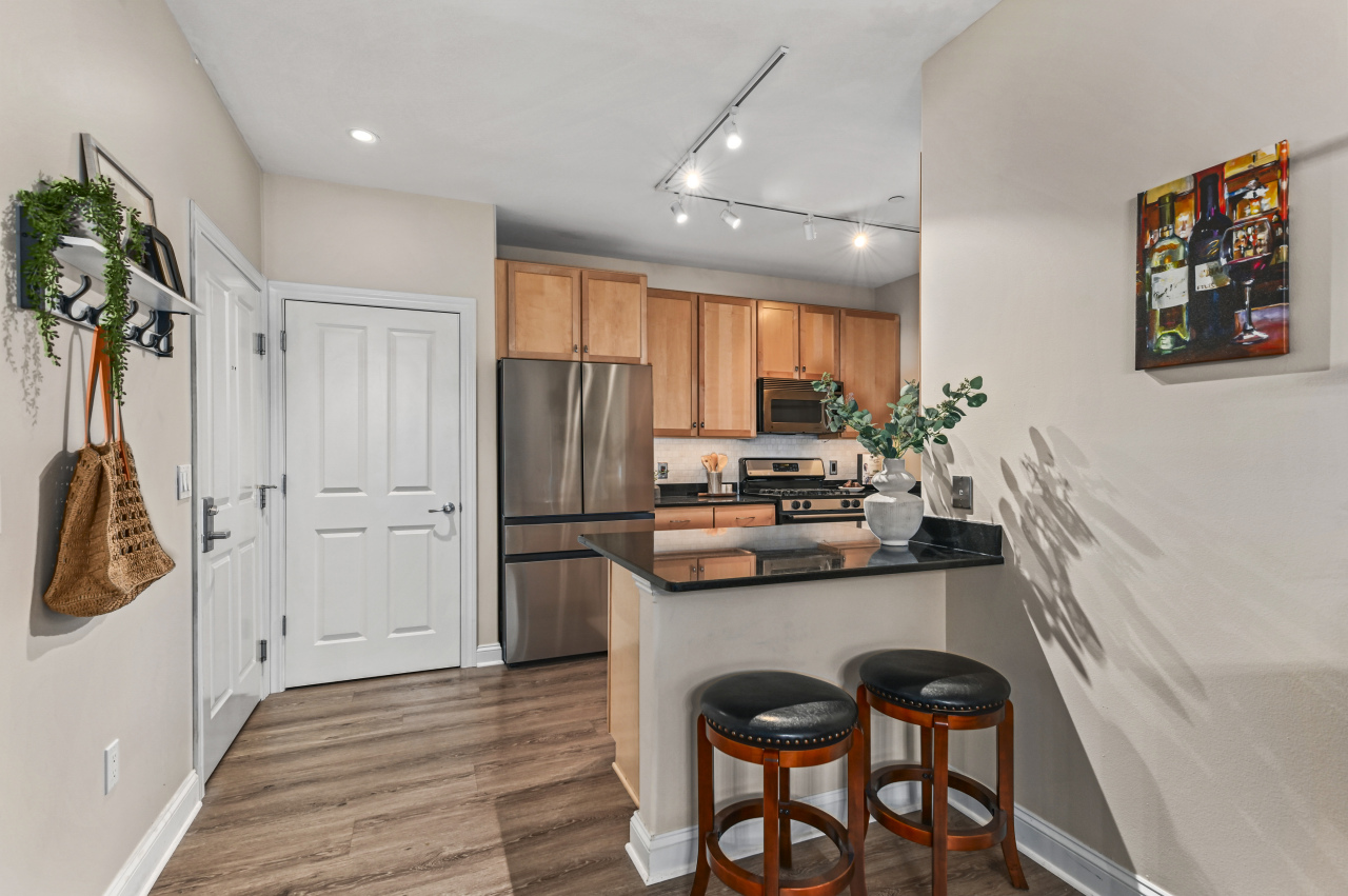 1905 North Water Street, Unit 207 Milwaukee, WI 53202 - Photo 8 of 38 Photo 8