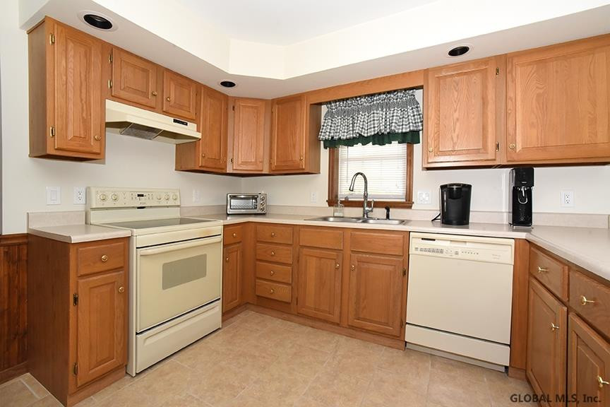 63 Johnson Road Mechanicville, NY 12118 - Photo 7 of 30 Photo 7