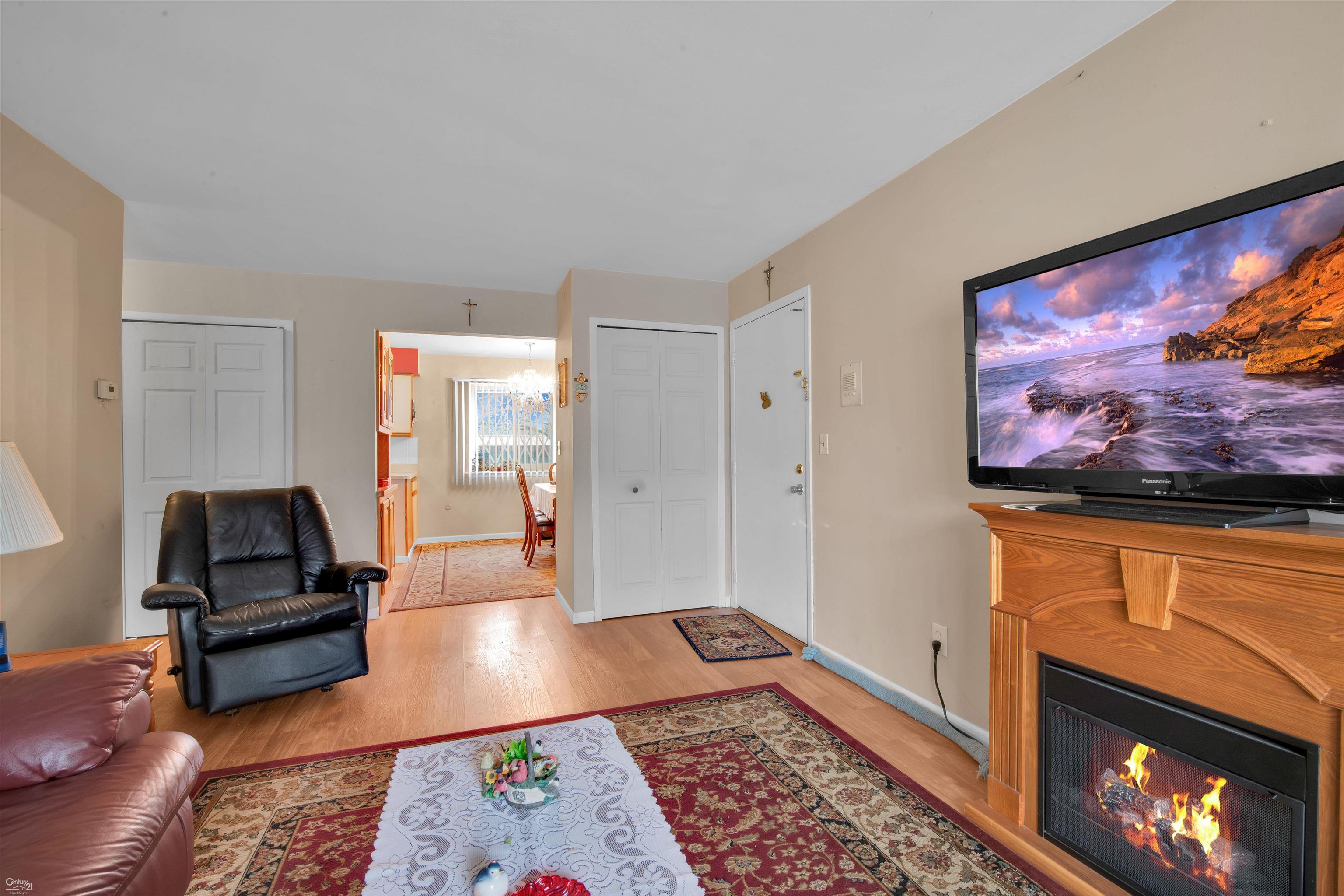29225 Hayes Road, Unit I10 Warren, MI 48088 - Photo 4 of 15