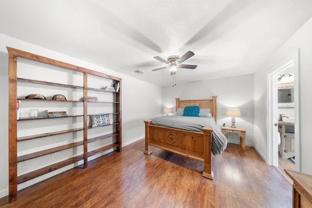 $2,350,000 | 6417 County Road 240, Waelder, TX 78959