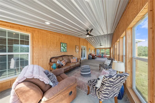 $2,350,000 | 6417 County Road 240, Waelder, TX 78959