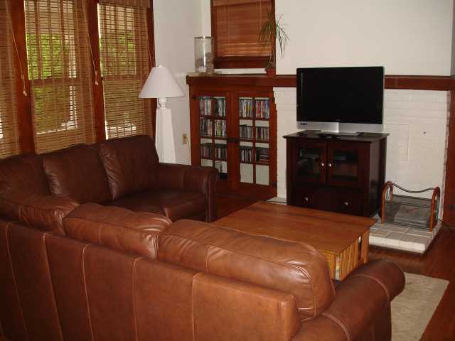 195 East Pacemont Road Columbus, OH 43202 - Photo 3 of 13