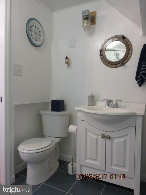 124 Granada Road Pasadena, MD 21122 - Photo 25 of 41 UPPER LEVEL FULL BATHROOM