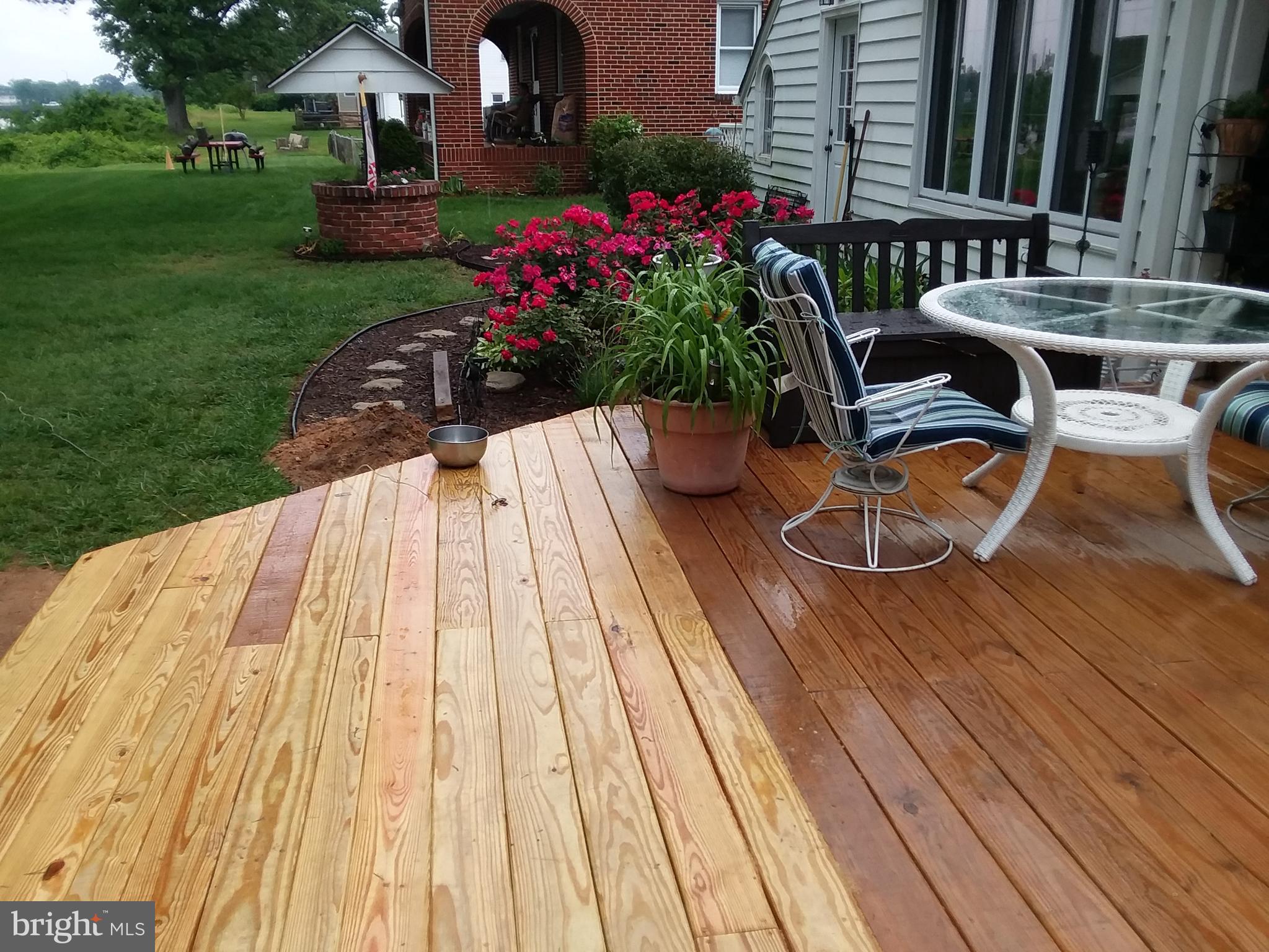 124 Granada Road Pasadena, MD 21122 - Photo 7 of 41 SPACIOUS DECK