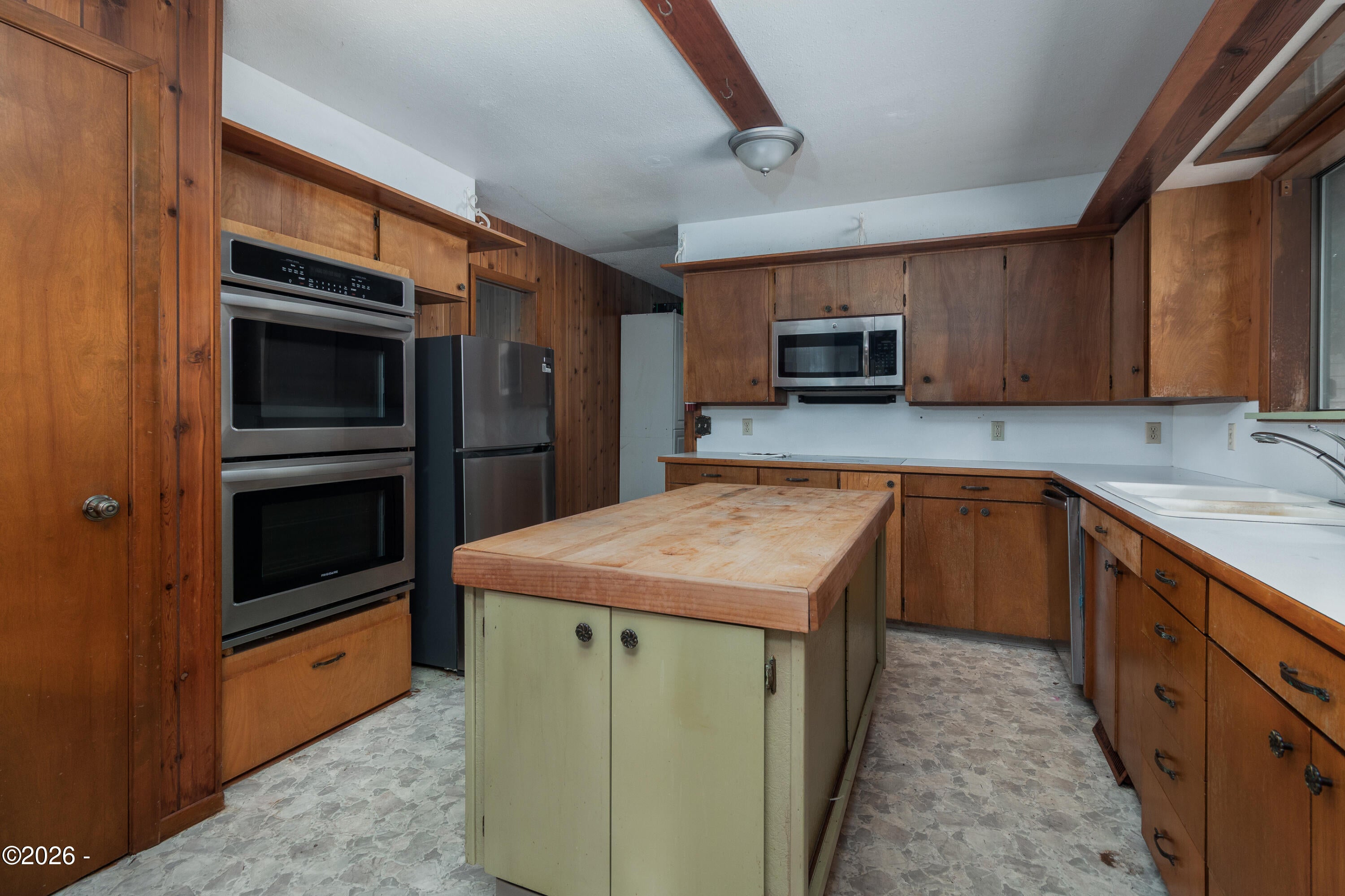 82 East Rainbow Road Waldport, OR 97394 - Photo 11 of 35 Gallery Image 11