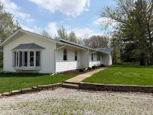 719 Salt Creek Road Le Roy, IL 61752 - Photo 2 of 29