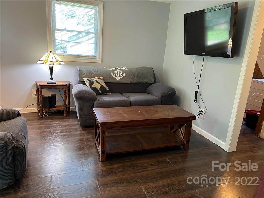 603 1st Street Southwest Hickory, NC 28602 - Photo 5 of 16
