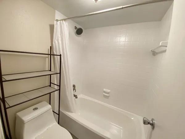 $1,650 | 101 Stratford Street, Unit 107, Houston, TX 77006