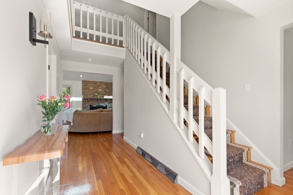 17 Niantic Road Sharon, MA 02067 - Photo 6 of 39