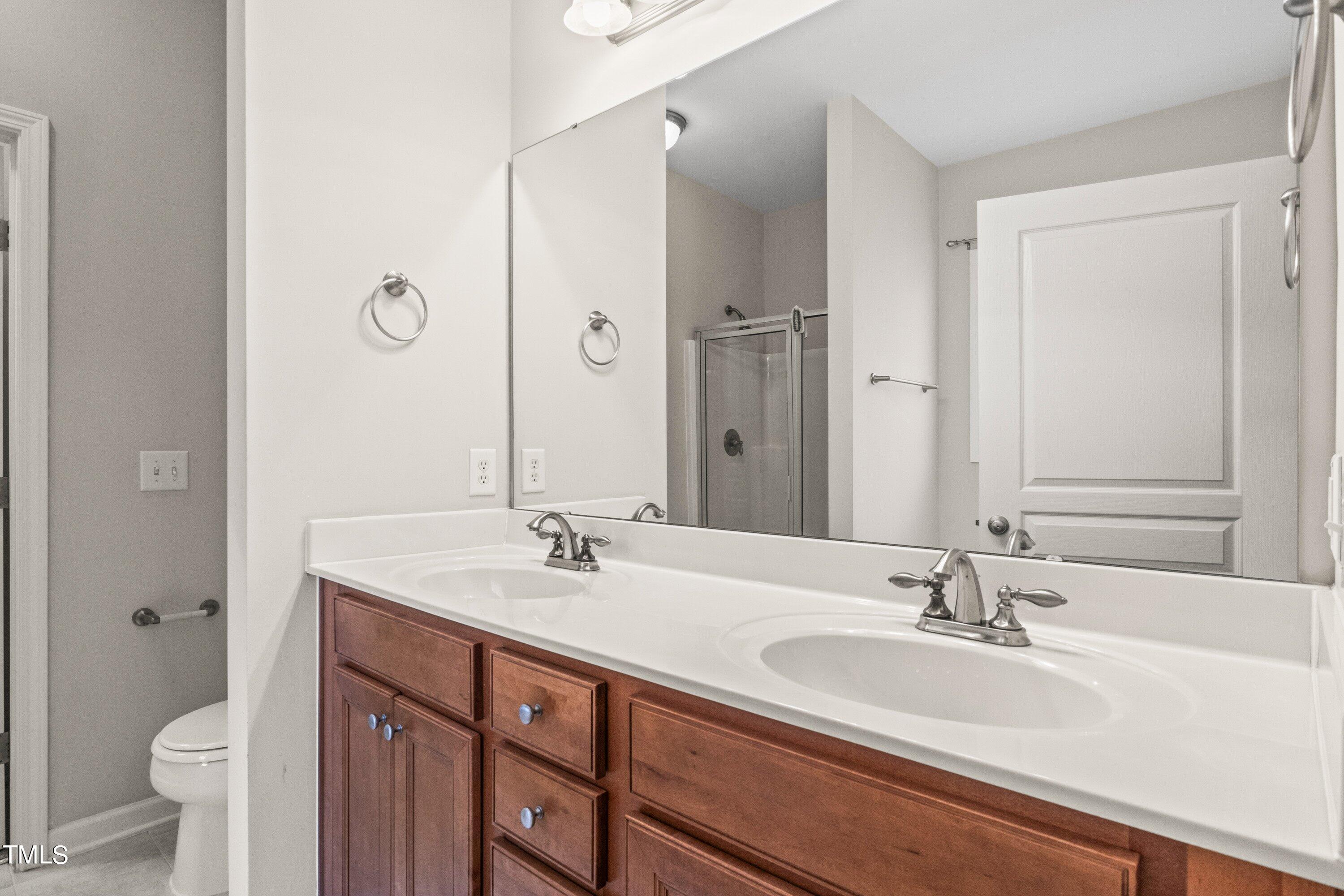 5534 Nur Lane Raleigh, NC 27606 - Photo 20 of 35 32-5534 Nur Ln - 1800o20240111_0024