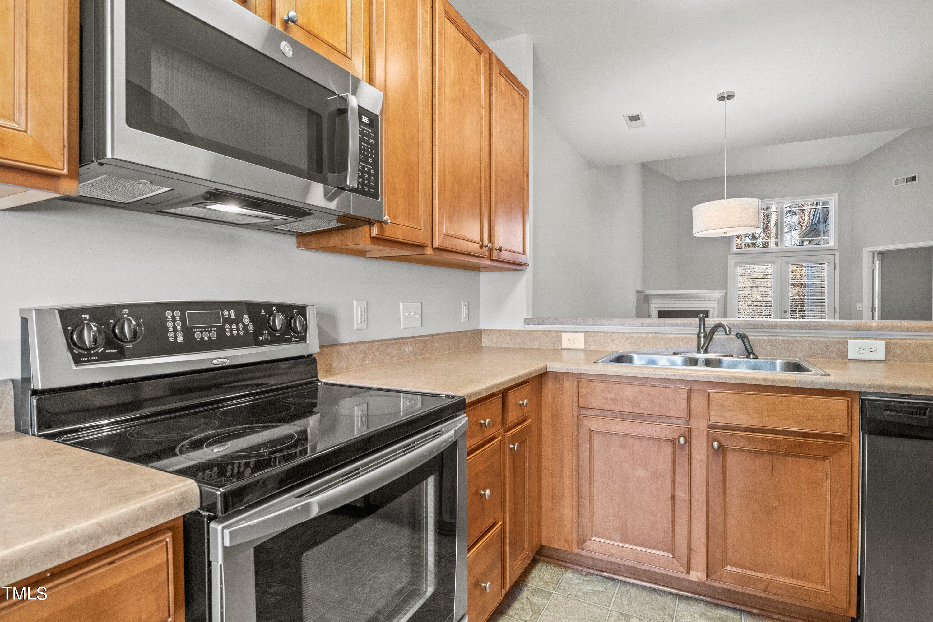 5534 Nur Lane Raleigh, NC 27606 - Photo 5 of 35 23-5534 Nur Ln - 1800o20240111_0015