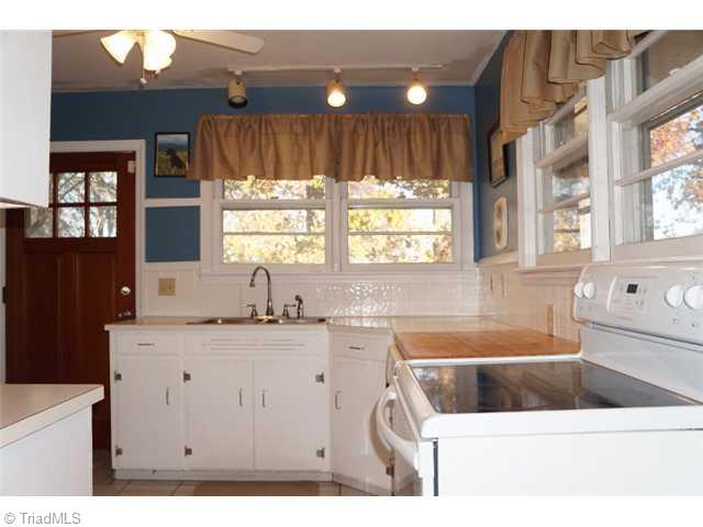 1029 Greystone Road Asheboro, NC 27203 - Photo 10 of 16 Kitchen.