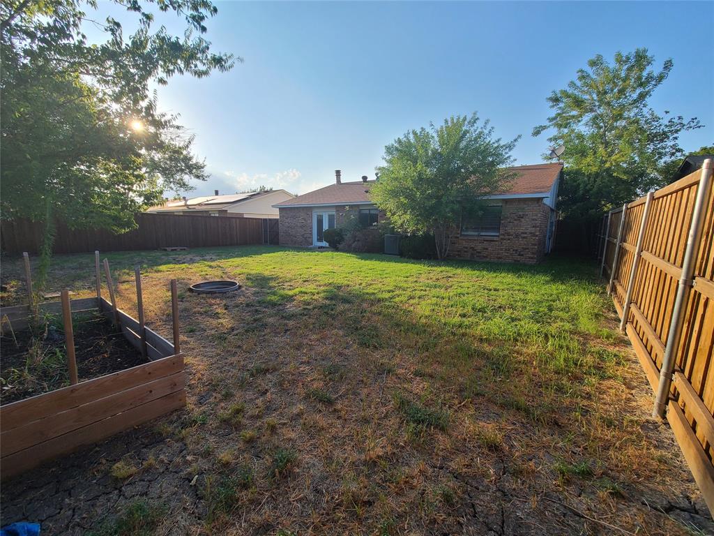 5644 Perrin Street The Colony, TX 75056 - Photo 16 of 16 View of yard