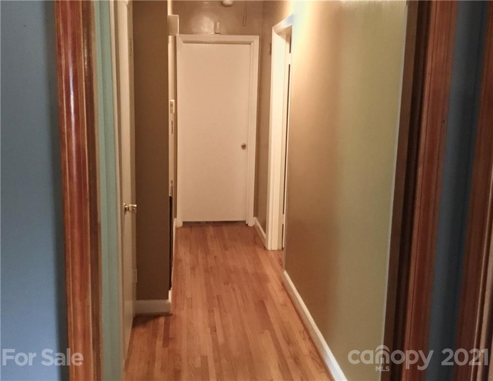 3217 Sunset Road Charlotte, NC 28216 - Photo 13 of 44 Gallery Image 13