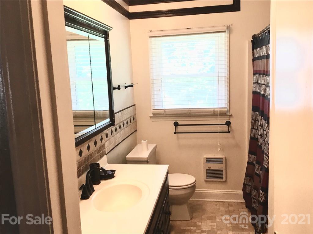 3217 Sunset Road Charlotte, NC 28216 - Photo 14 of 44 Gallery Image 14