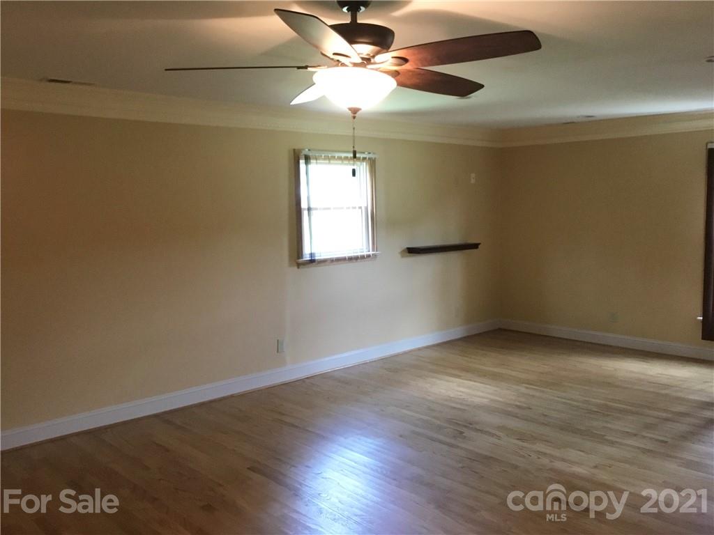 3217 Sunset Road Charlotte, NC 28216 - Photo 18 of 44 Gallery Image 18