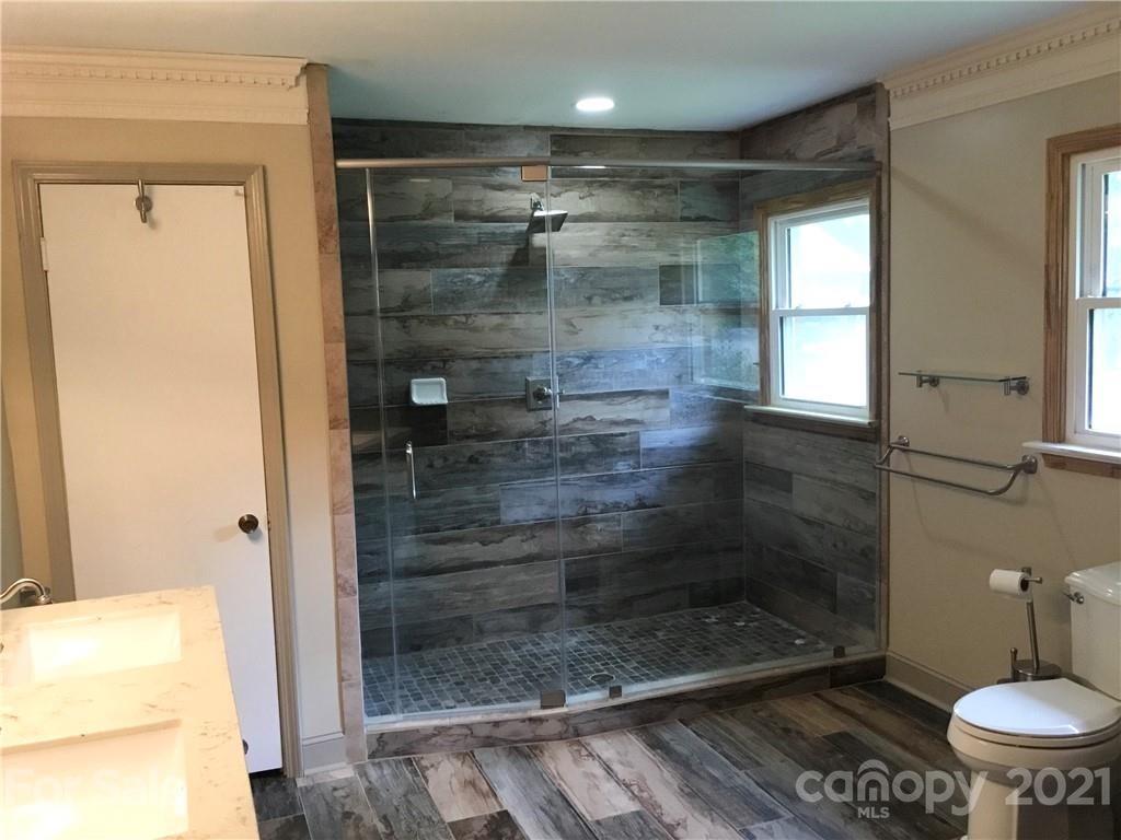 3217 Sunset Road Charlotte, NC 28216 - Photo 23 of 44 Gallery Image 23