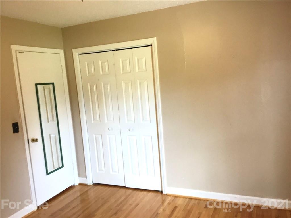 3217 Sunset Road Charlotte, NC 28216 - Photo 27 of 44 Gallery Image 27