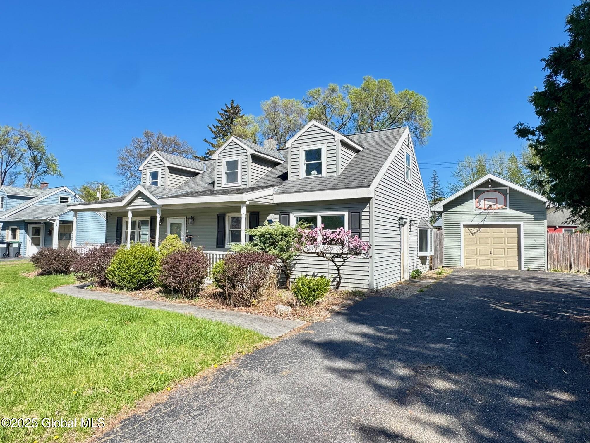 1020 Inner Drive Schenectady, NY 12303 - Photo 2 of 26 IMG_6162