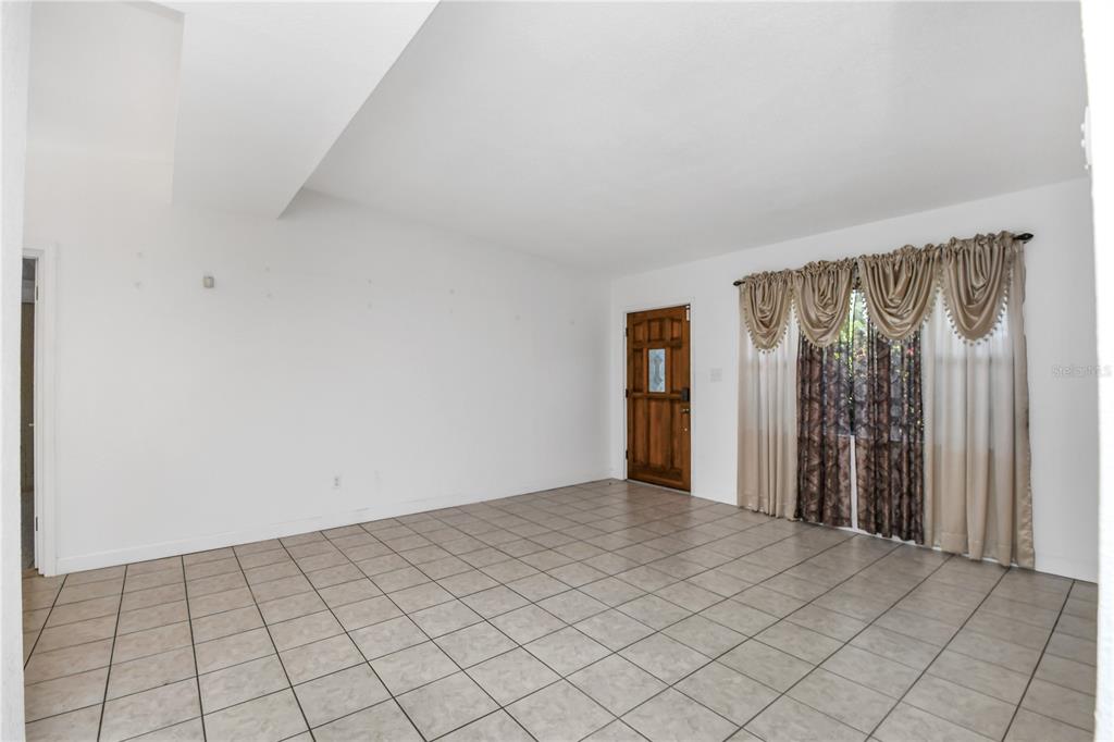 4502 Rockledge Road Orlando, FL 32807 - Photo 8 of 32 Gallery Image 8
