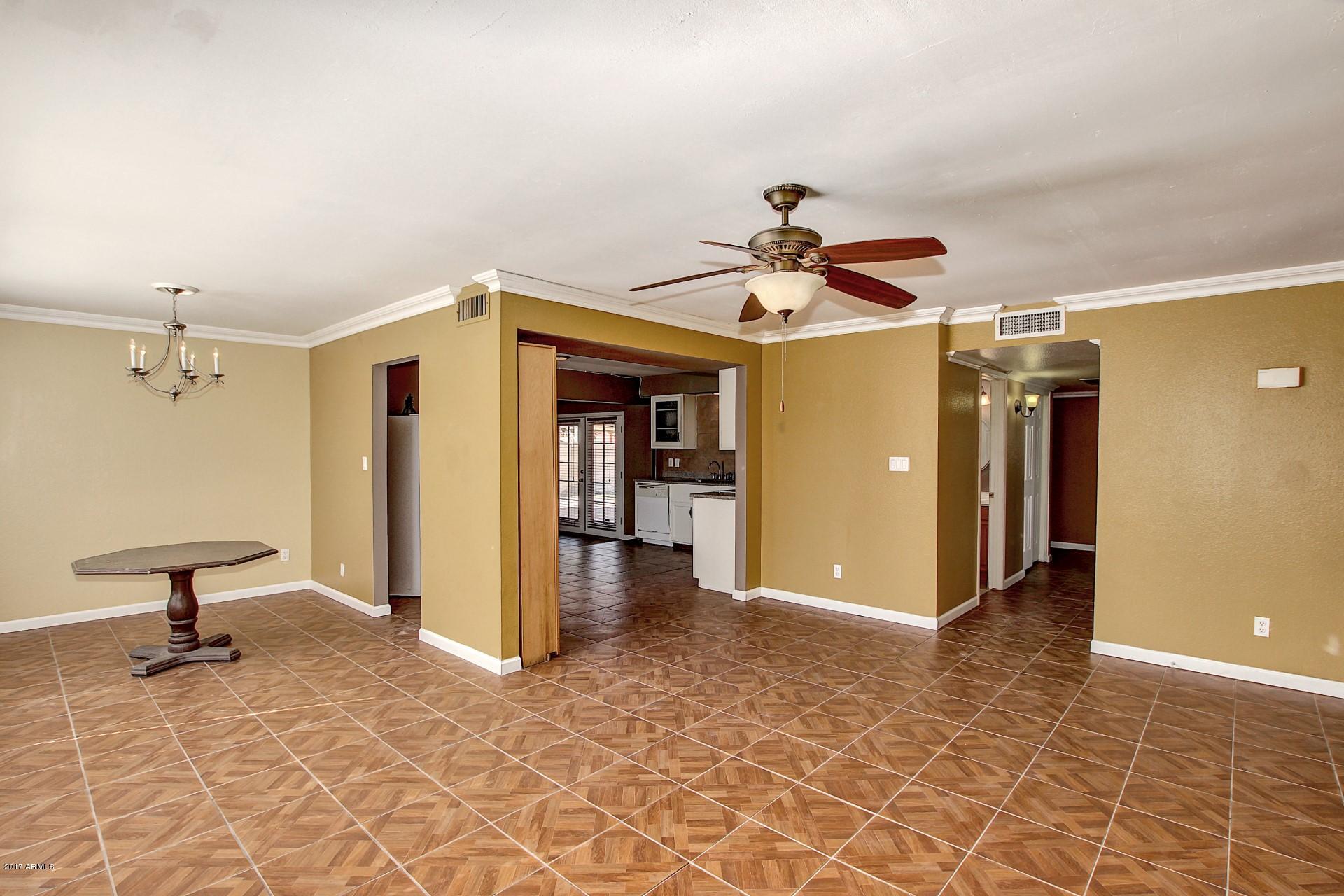 4124 East Vineyard Road Phoenix, AZ 85042 - Photo 5 of 35 Vineyard - 4124 (5)