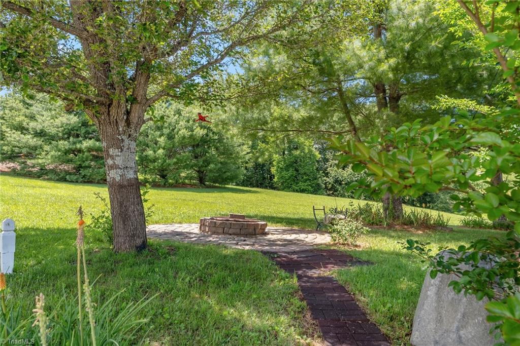 285 Black Bear Ridge Sparta, NC 28675 - Photo 13 of 35