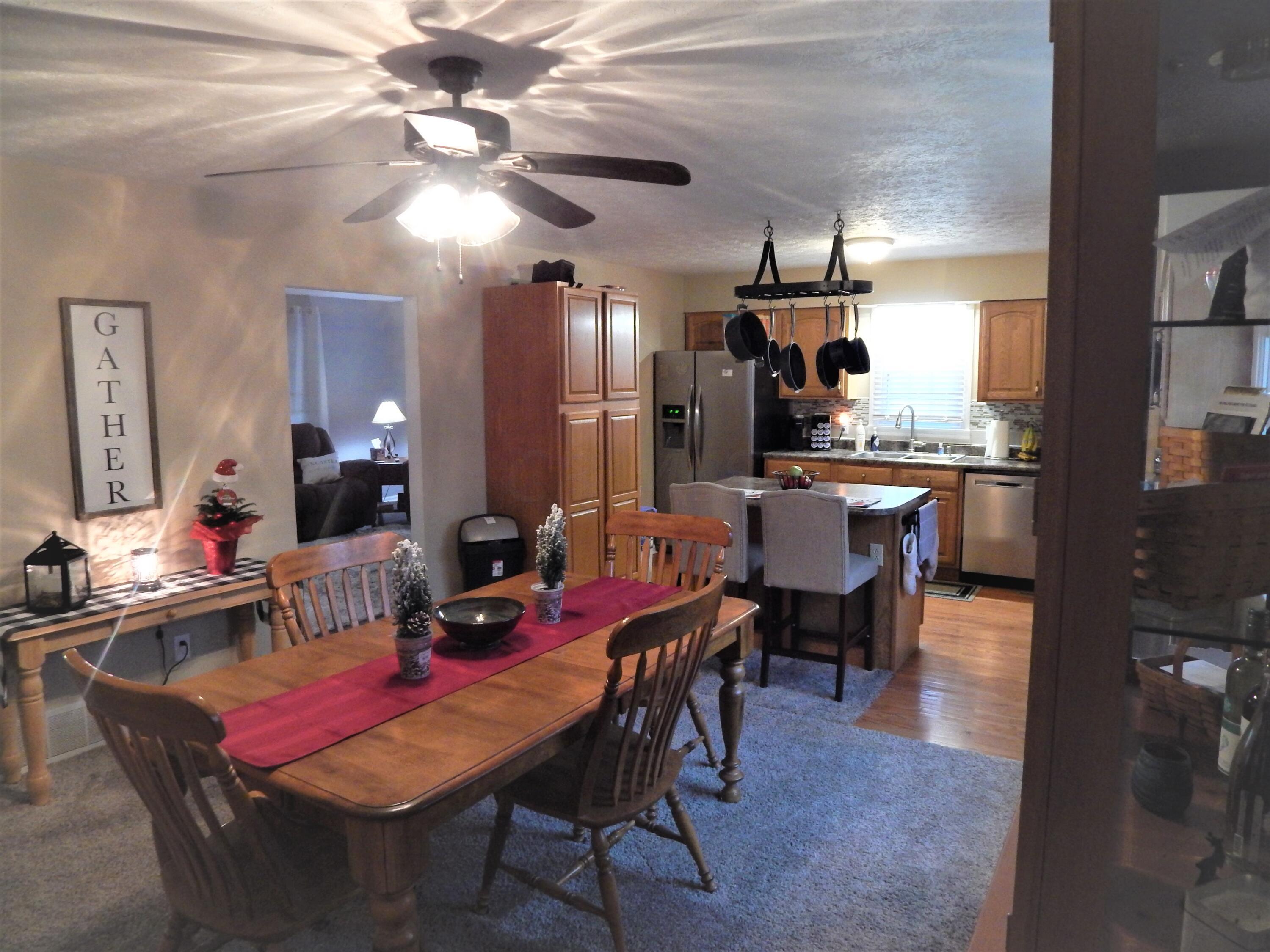 3360 West Point Road Southeast Lancaster, OH 43130 - Photo 10 of 34 dining/kitchen
