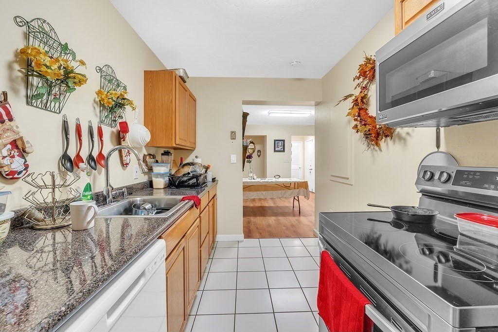 18 Wrentham Road, Unit 210 Worcester, MA 01602 - Photo 8 of 24 Gallery Image 8